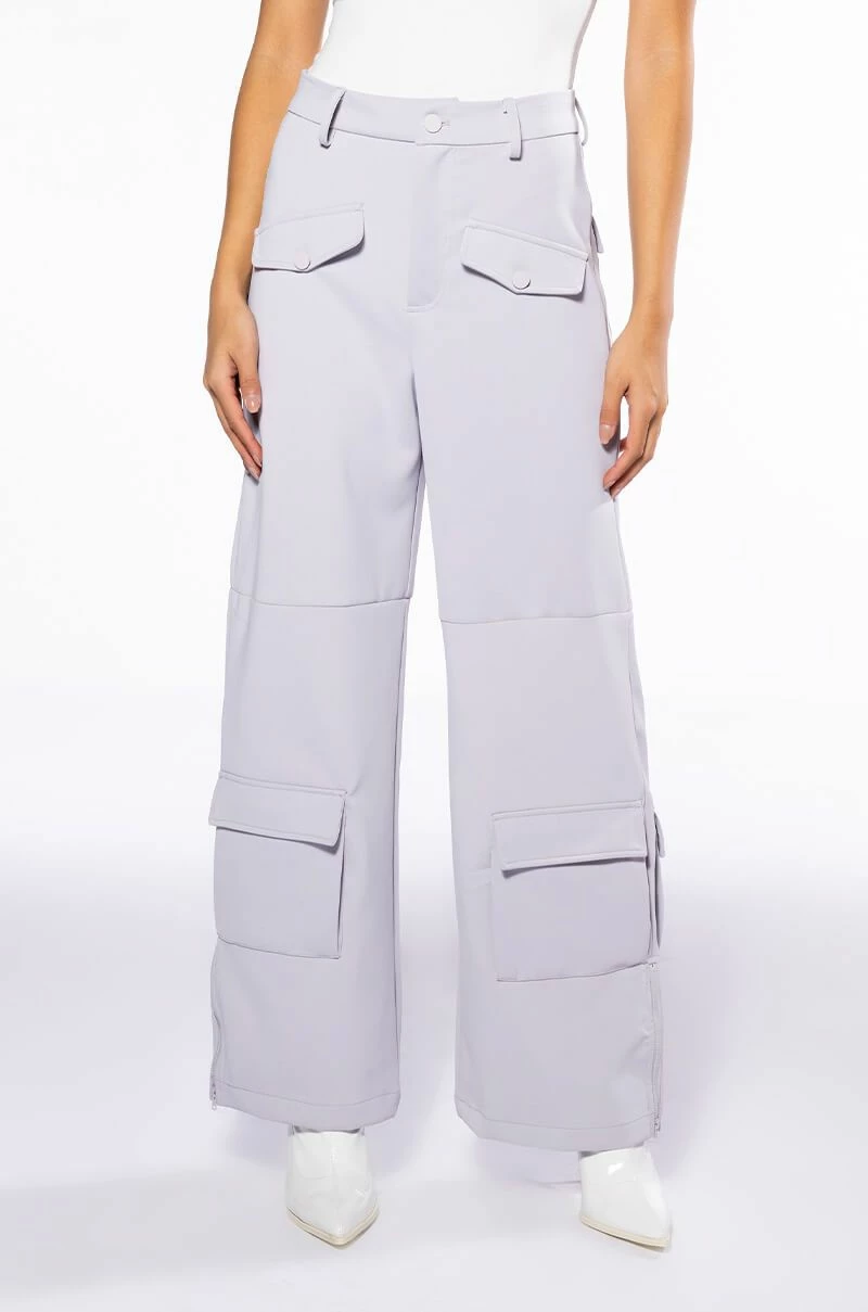ELEVATED CARGO PANTS IN LIGHT GREY