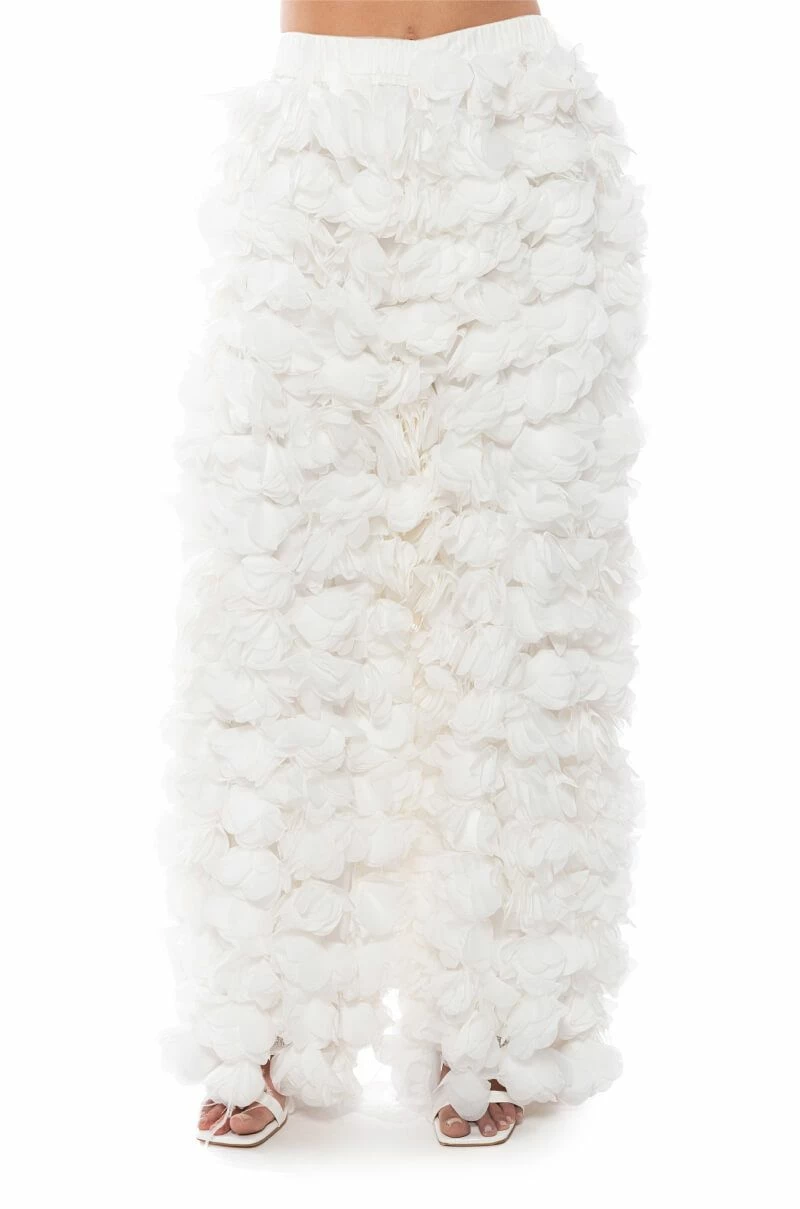 GARDEN OF EDEN APPLIQUE PANTS IN WHITE - Image 4