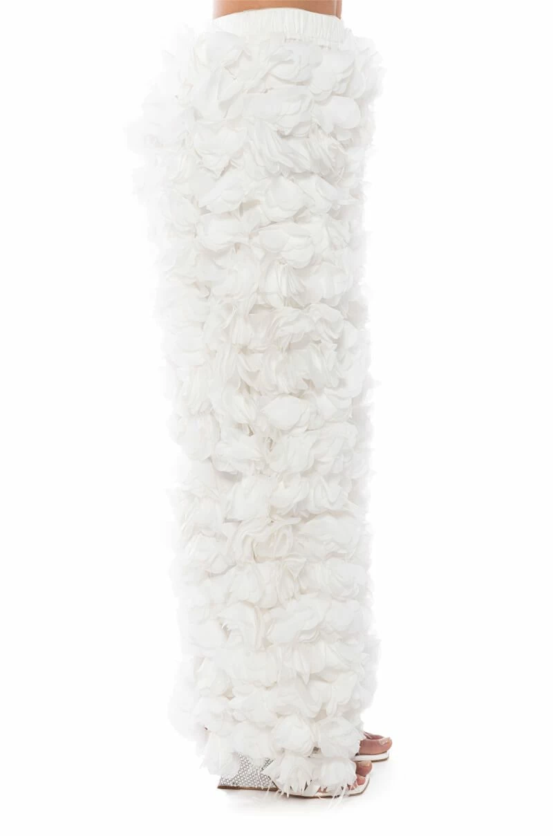 GARDEN OF EDEN APPLIQUE PANTS IN WHITE - Image 5