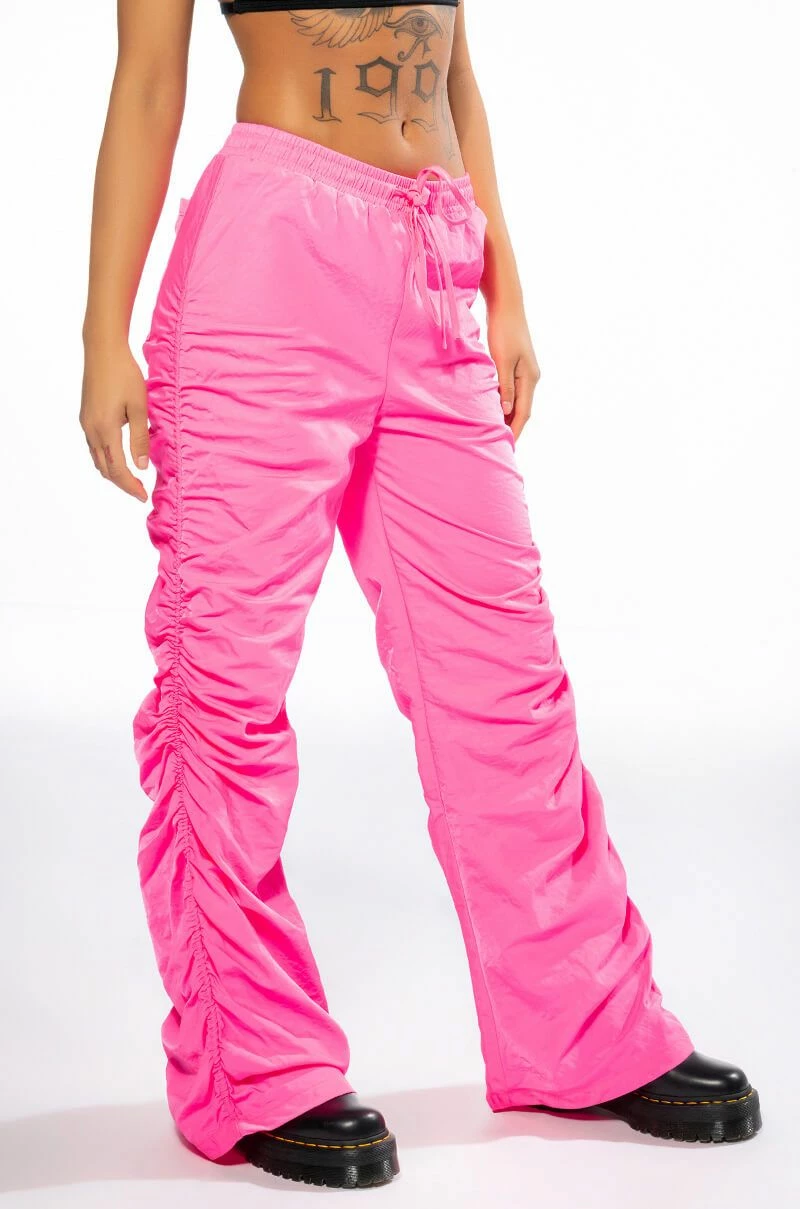 I JUST WANNA BE SEEN JOGGERS IN PINK