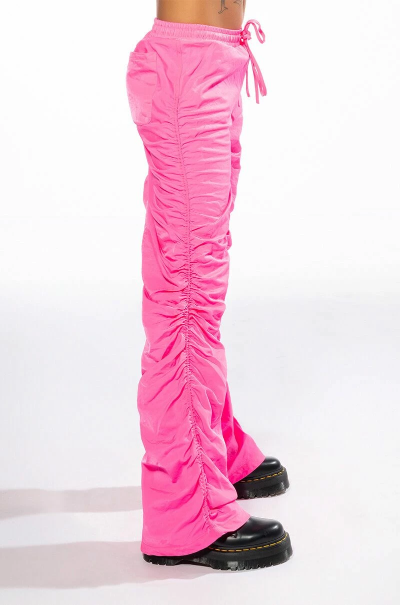 I JUST WANNA BE SEEN JOGGERS IN PINK - Image 4