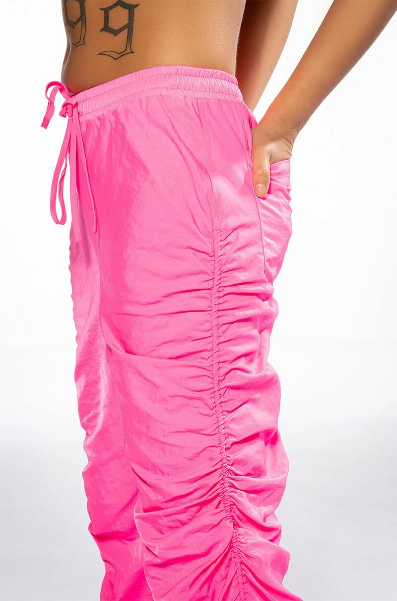 I JUST WANNA BE SEEN JOGGERS IN PINK - Image 6