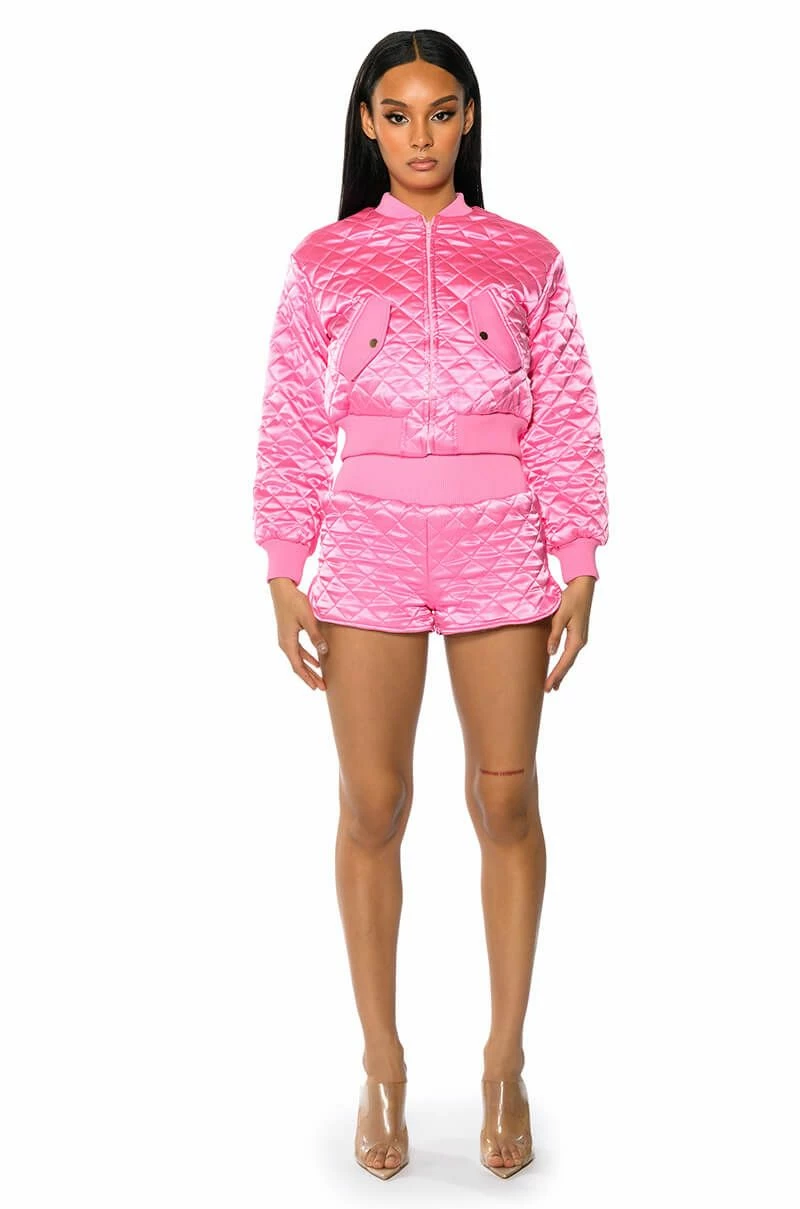 ITS GIVING QUILTED SPRING SHORTS IN PINK - Image 4