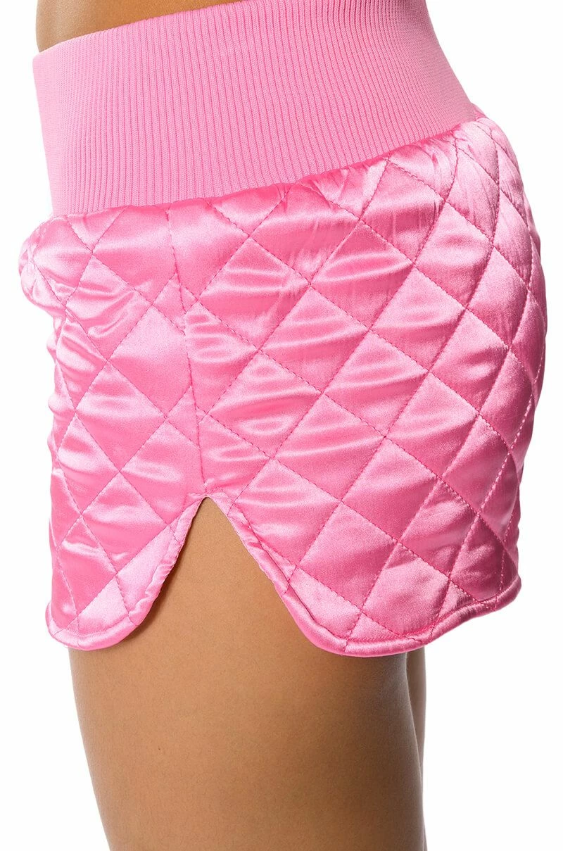 ITS GIVING QUILTED SPRING SHORTS IN PINK - Image 9