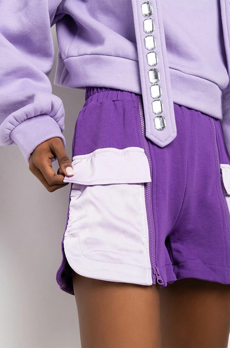 KAIA SATIN DETAIL SHORT - Image 7