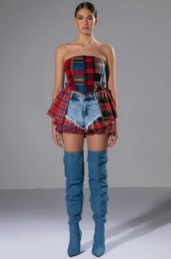 MODERN PUNK PLAID RUFFLE DENIM SHORT 16 MODERN PUNK PLAID RUFFLE DENIM SHORT -HORSE GIRL Shop modern punk plaid ruffle denim short light blue denim 5 5