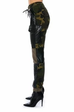ONE AND ONLY COLORBLOCK JOGGER 15 ONE AND ONLY COLORBLOCK JOGGER -HORSE GIRL Shop one and only colorblock jogger brown multi 7 7 c1