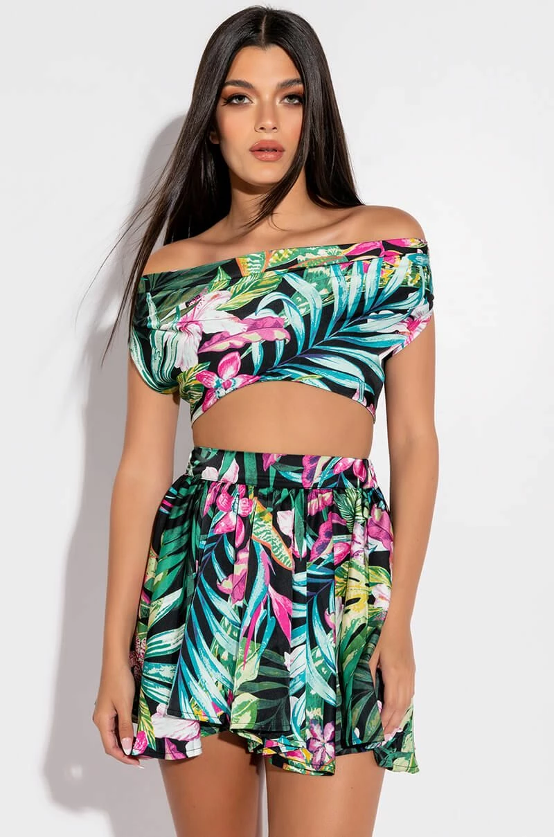 QUALITY TIME FLORAL HALTER TOP - Image 2