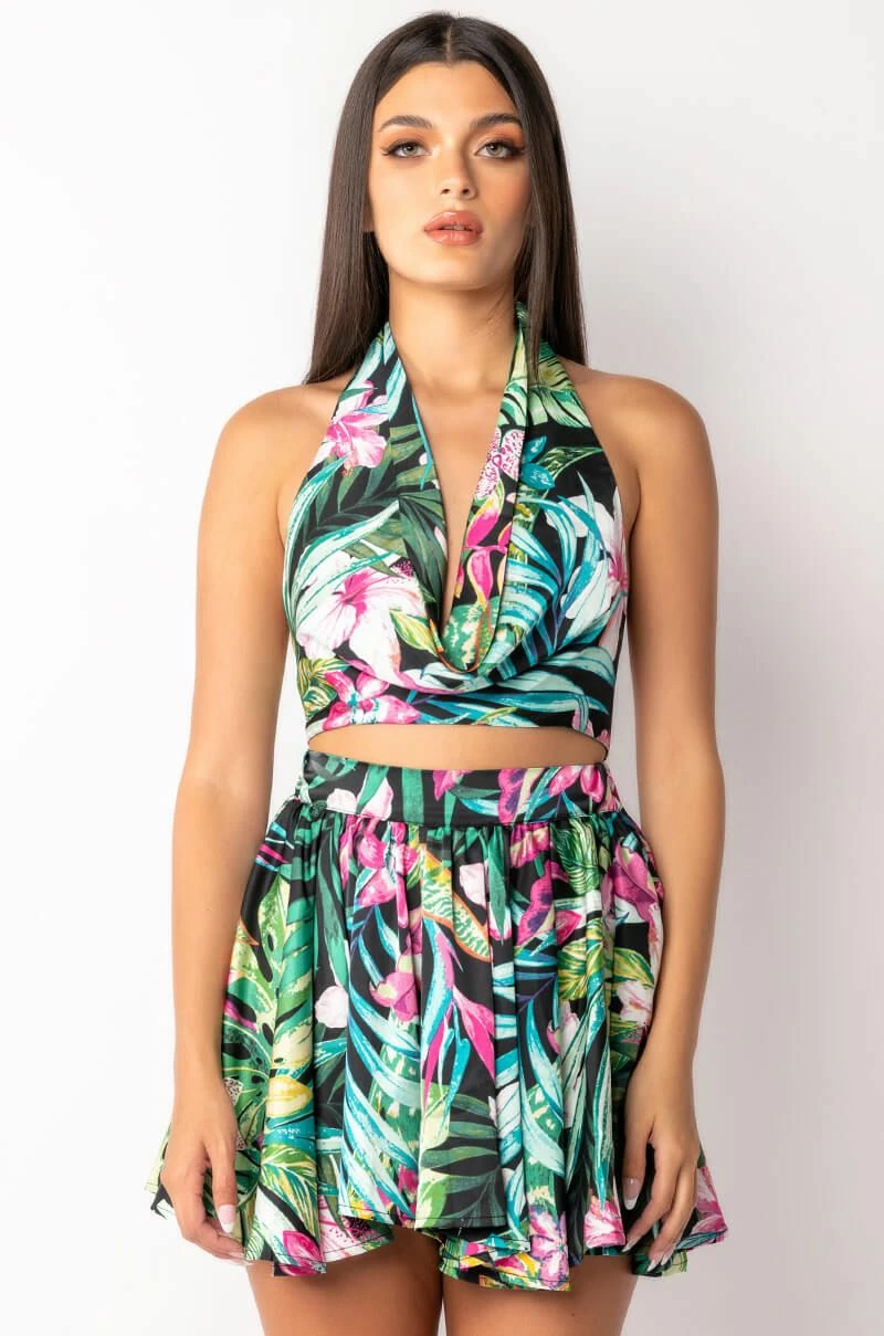 QUALITY TIME FLORAL HALTER TOP - Image 4