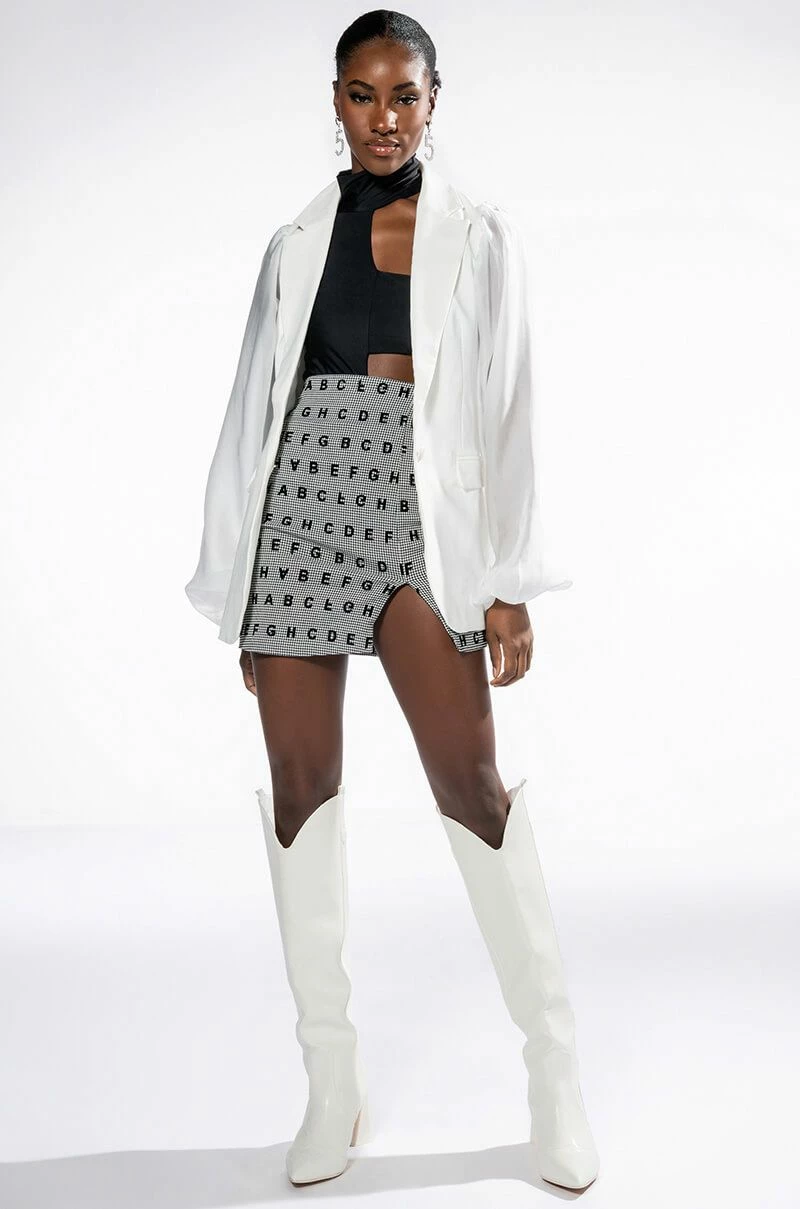 READ BETWEEN THE LINES HIGH RISE MINI SKIRT - Image 4