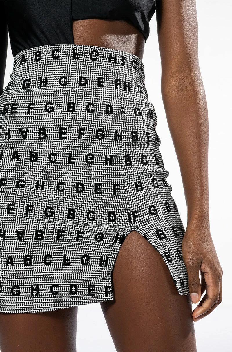 READ BETWEEN THE LINES HIGH RISE MINI SKIRT - Image 8