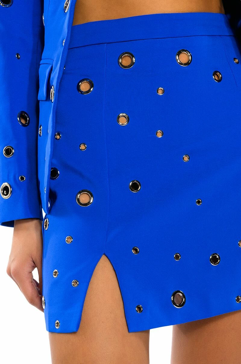 TAKE A BOW MINI SKIRT WITH SLIT - Image 9